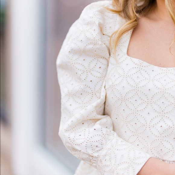 En Saison Alice Embroidered Blouse, size M - Picture 3 of 11